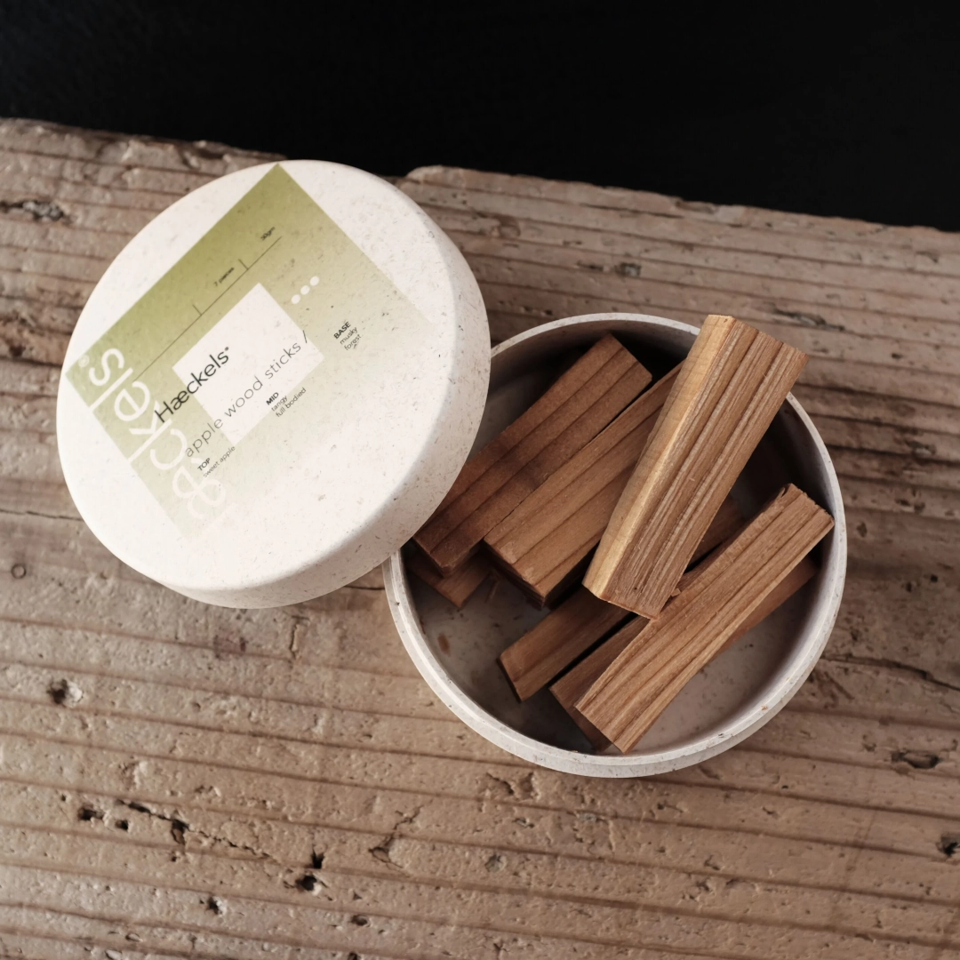 Apple Wood Raw Incense / Haeckels（ヘッケルズ）