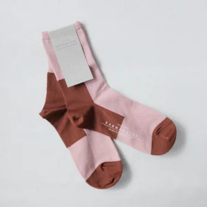KARMAN LINE（カーマンライン）の靴下GEMINI -pink×marron-。さいたま市の正規取扱店Cacica実店舗/オンラインにて販売中。
