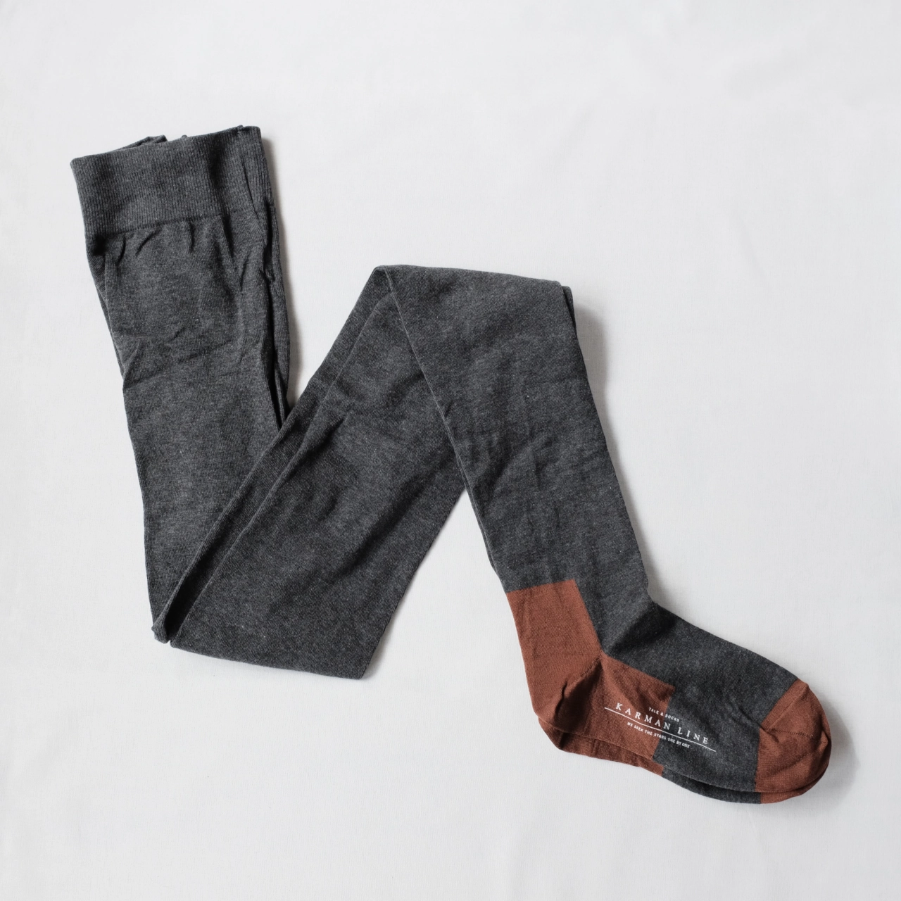 GEMINI -charcoal × terracotta – 双子座のタイツ　 M-L / KARMAN LINE（カーマンライン）
