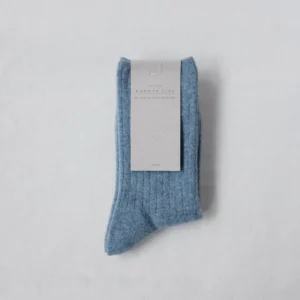 KARMAN LINE（カーマンライン）の靴下TAURUS -mauve blue-。さいたま市の正規取扱店Cacica実店舗/オンラインにて販売中。